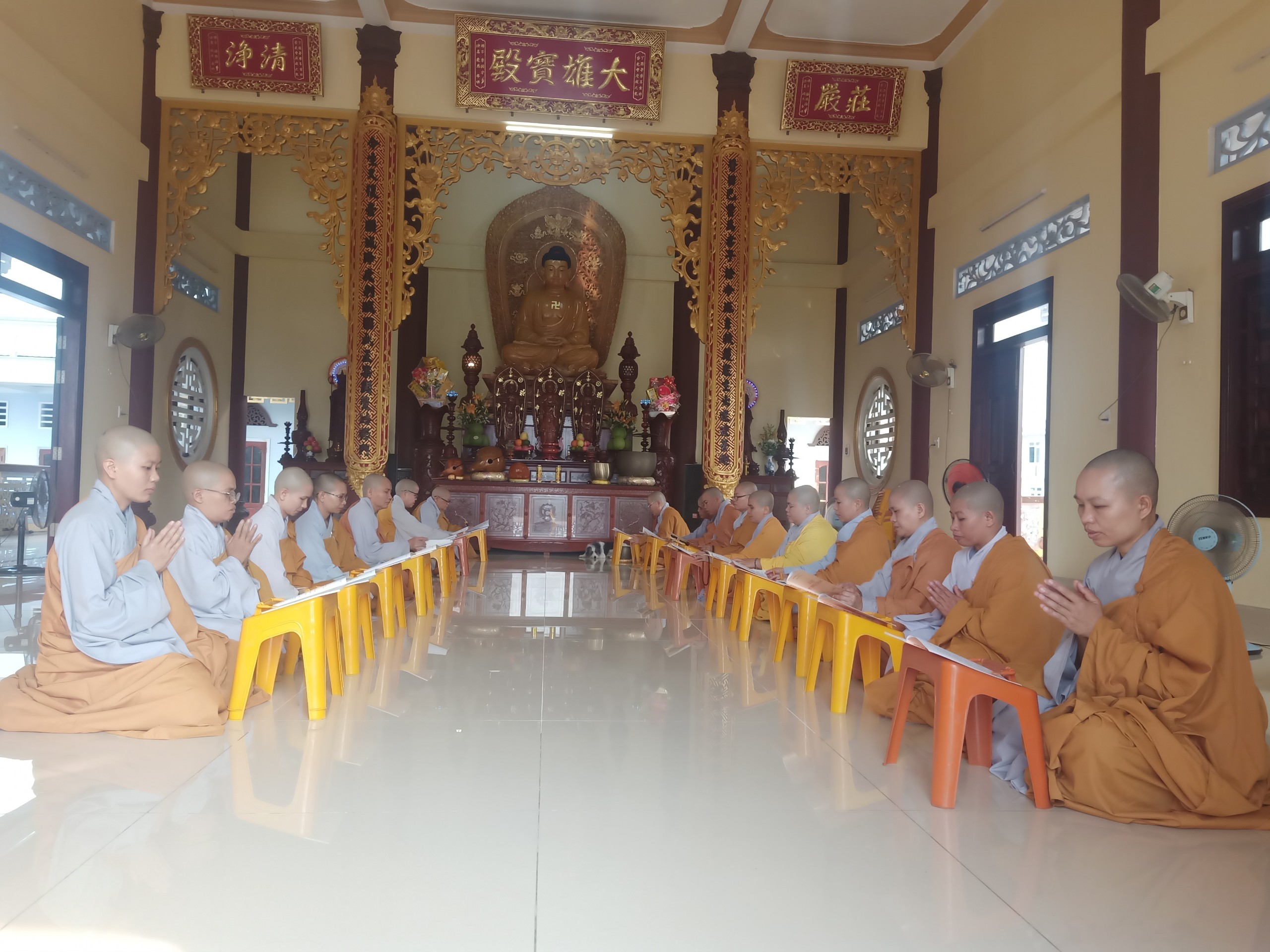 Chư Ni huyện Tuy Phước Bố tát